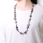 秋冬にぴったりなアイテム！ 淡水パール・シェル ミックスネックレス ne1094