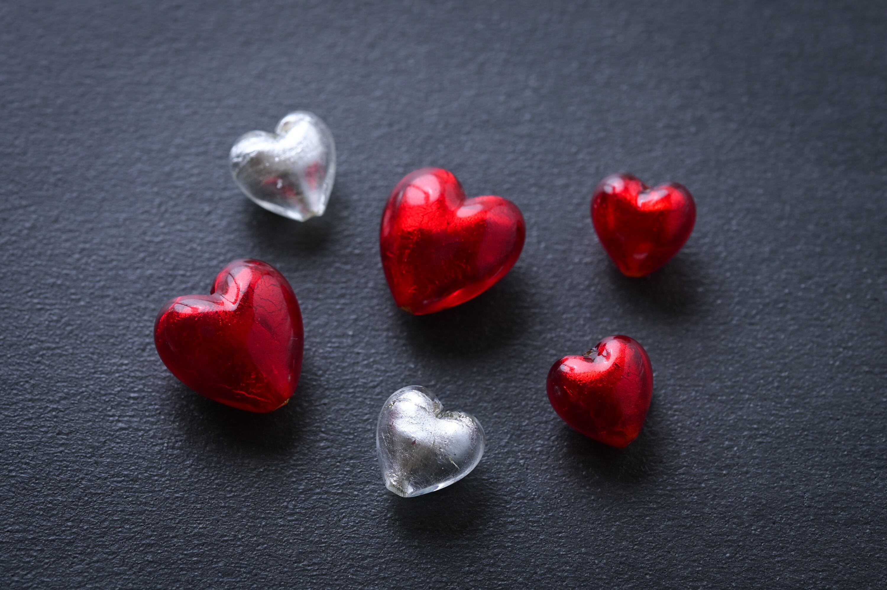 ベネチアンガラスビーズ ハート形 12ミリ 赤 白 | チェコガラスボタン