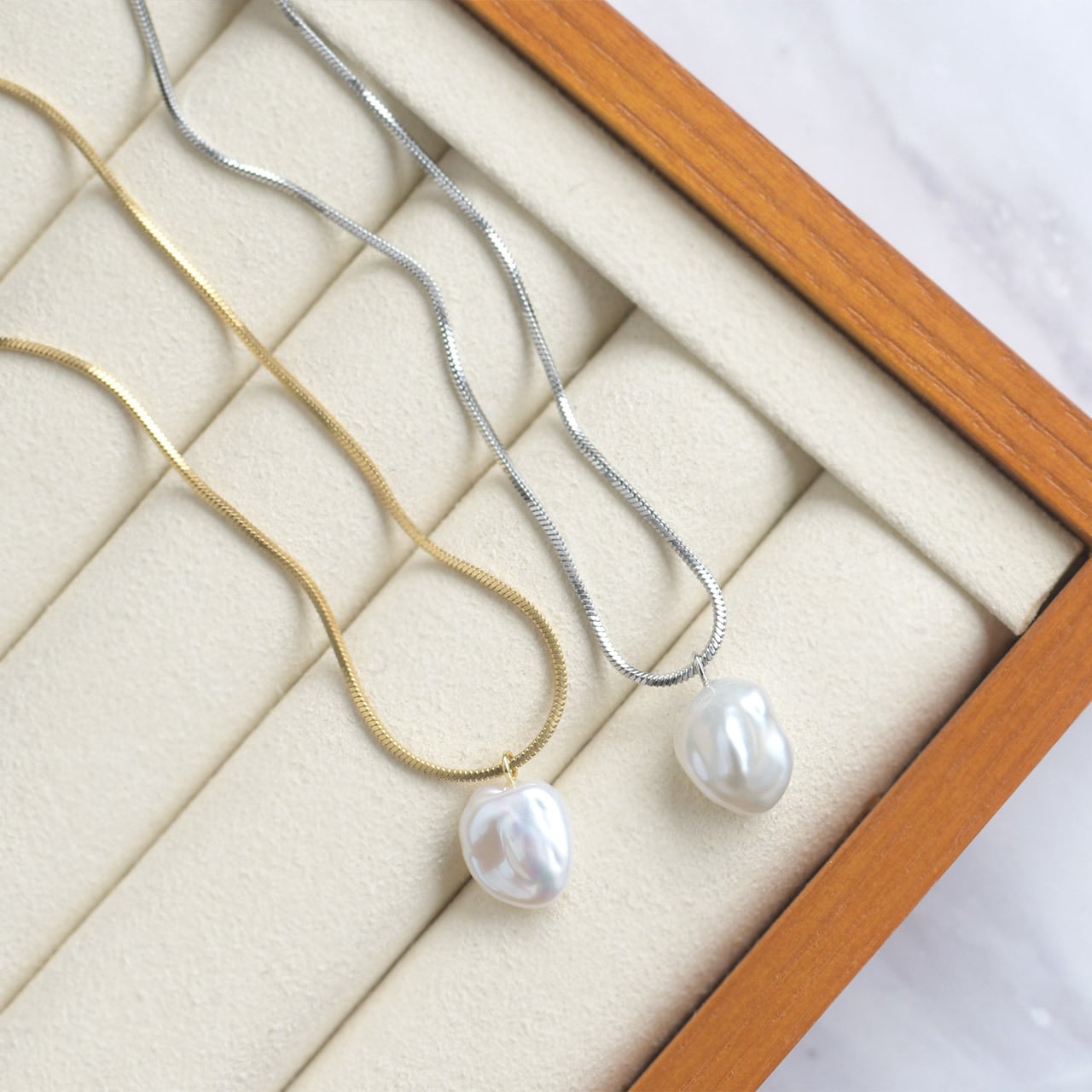 自然美とアート性 大粒 バロックパール ペンダント / 淡水パール pe