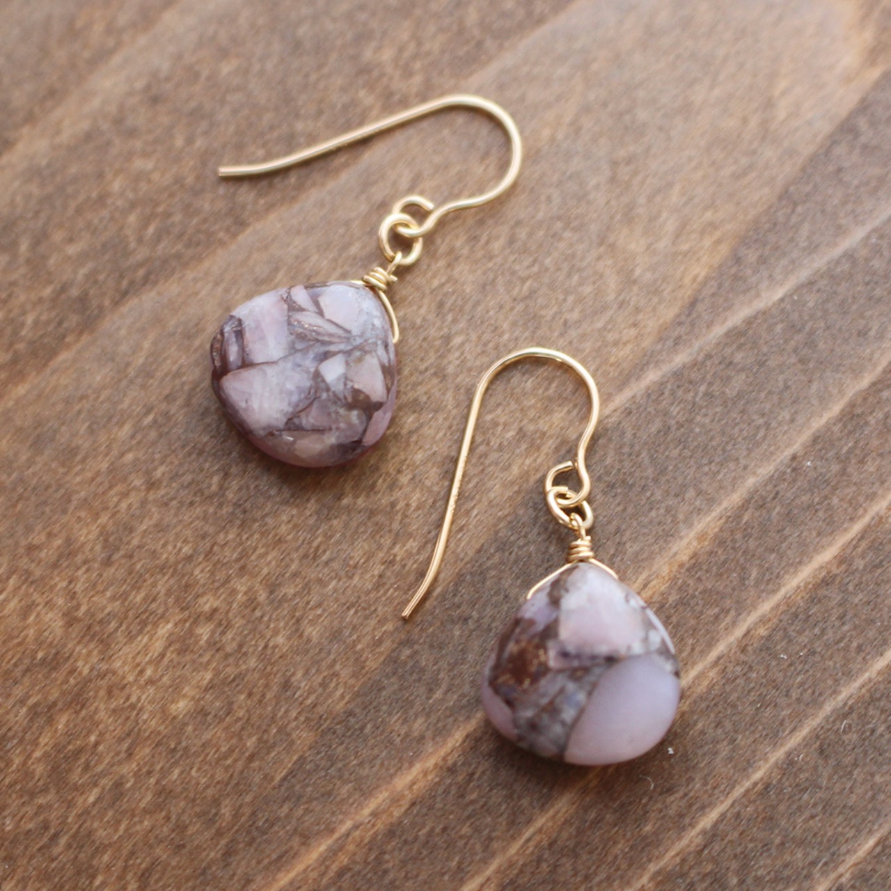 ✨10月誕生石✨ コッパーピンクオパール<マロンカット>のピアス(K14GF)※金属アレルギー素材やイヤリングにに変更可