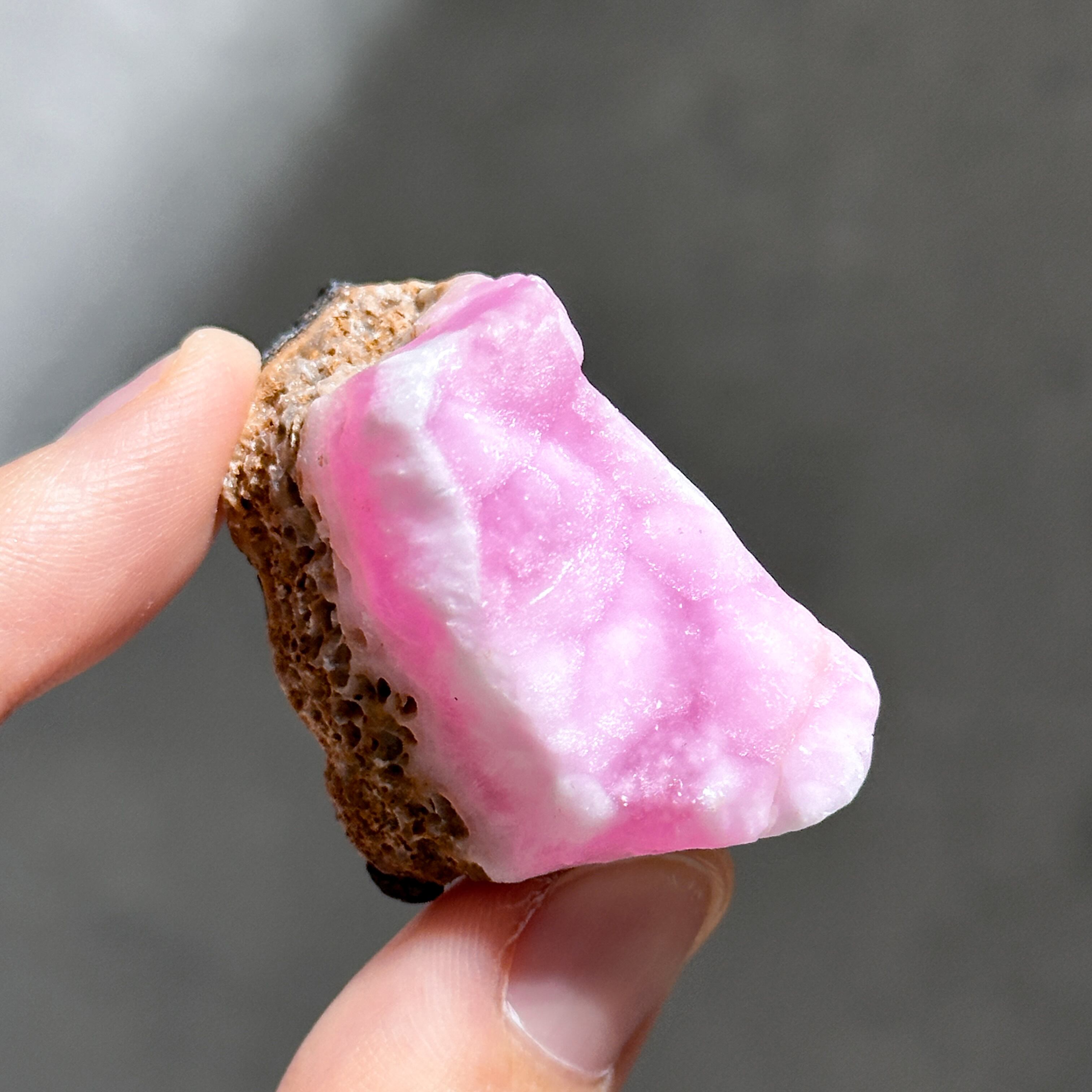 ピンク結晶鉱石 アフガニスタン産]ピンククンツァイト結晶原石（非加熱無着色/25.4g