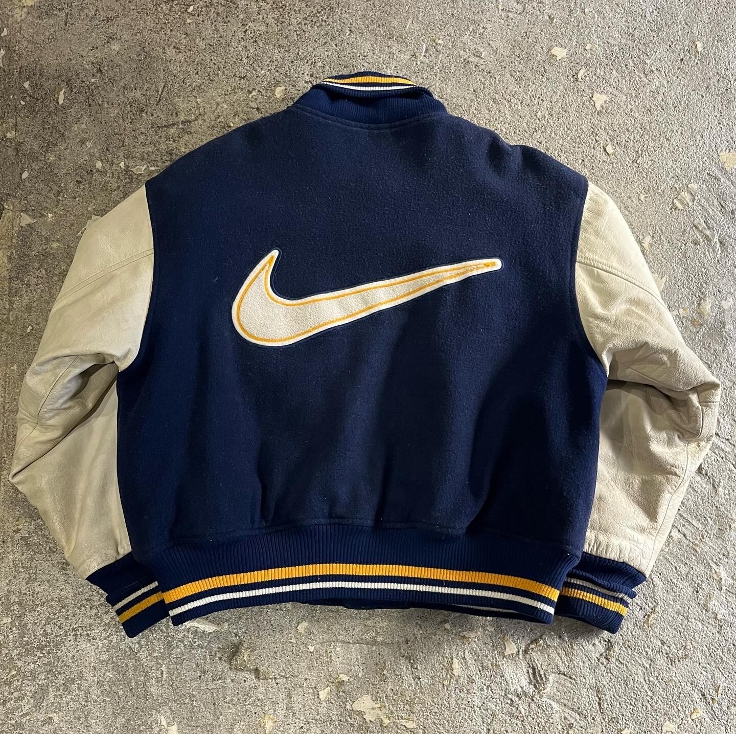 vintage 90s NIKE stadium jacket