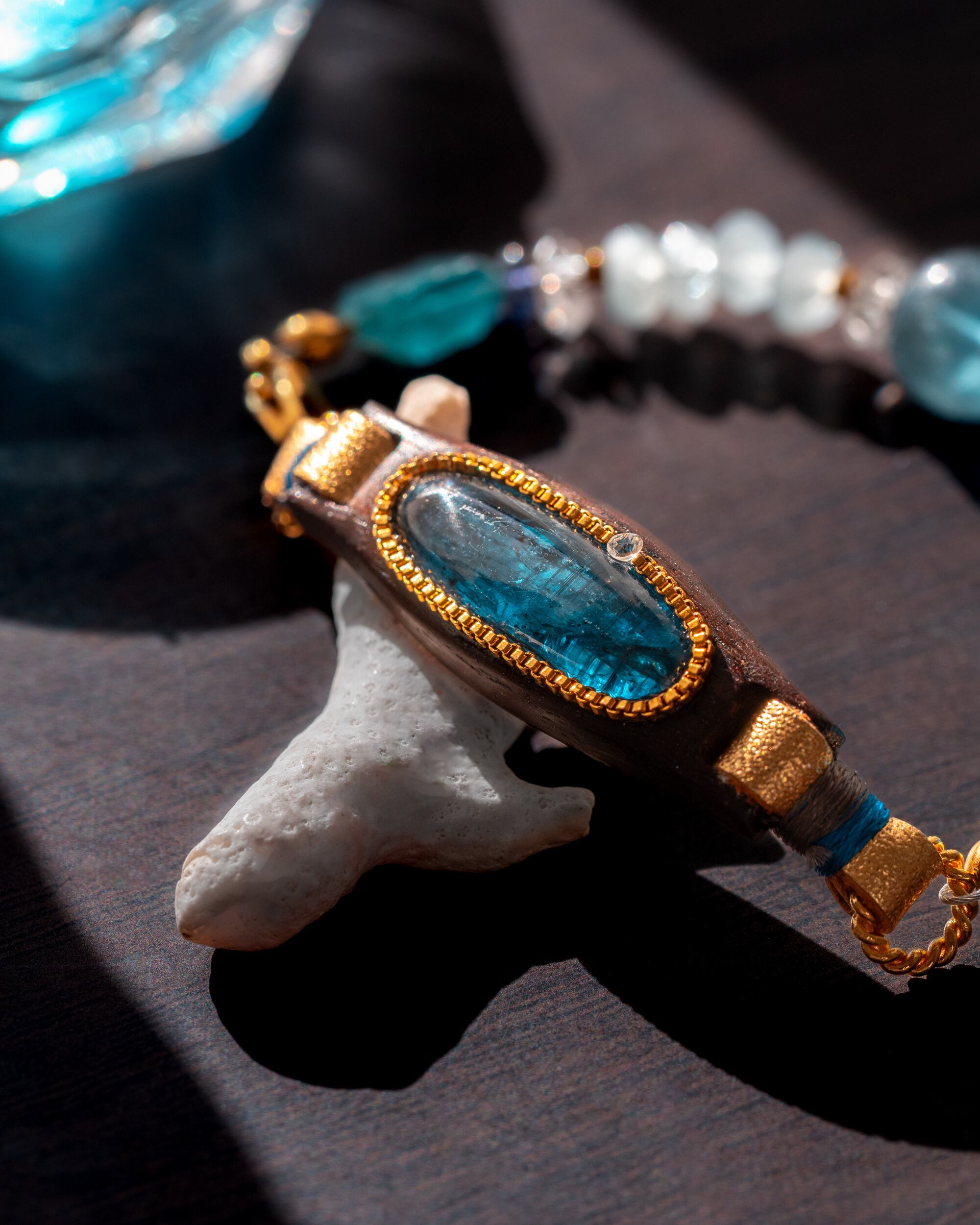 Untitled Blue］カイヤナイトとジリコテのブレスレット／B209-2