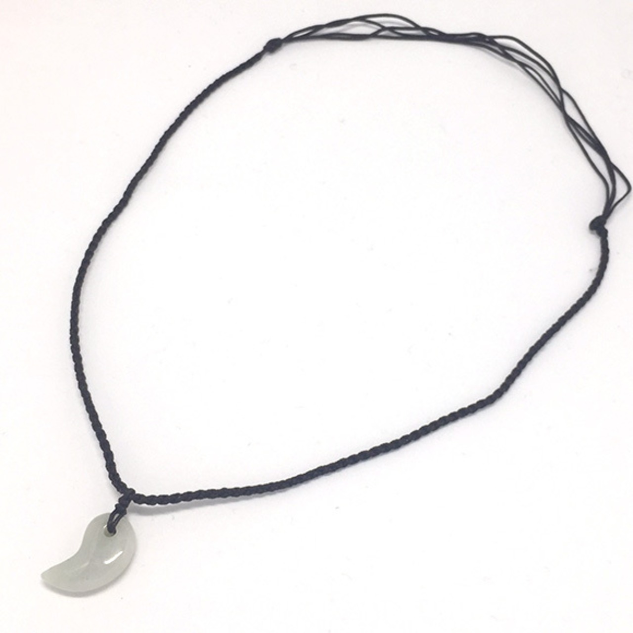 翡翠勾玉シルク紐ネックレス A貨翡翠 jd_ne1081