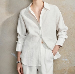 レディース トップス シャツ 長袖 襟付き 前開き リネン コットン かわいい 大人可愛い きれいめ シンプル 上品 おしゃれ 存在感 都会的 ベーシック ロマンティック 無地 春 秋 入学式 入園式 卒業式 卒園式 ママ オフィス ビジネス OL 通勤 お出かけ レストラン 女子会 休日 ショッピング お花見 カフェ 重ね着 プレゼント プチプラ 普段使い 着回し モテ インスタ映え 定番 S M L XL 小さいサイズ 大きいサイズ カラバリ ホワイト ピンク ブルー ベーシックカラー 春カラー