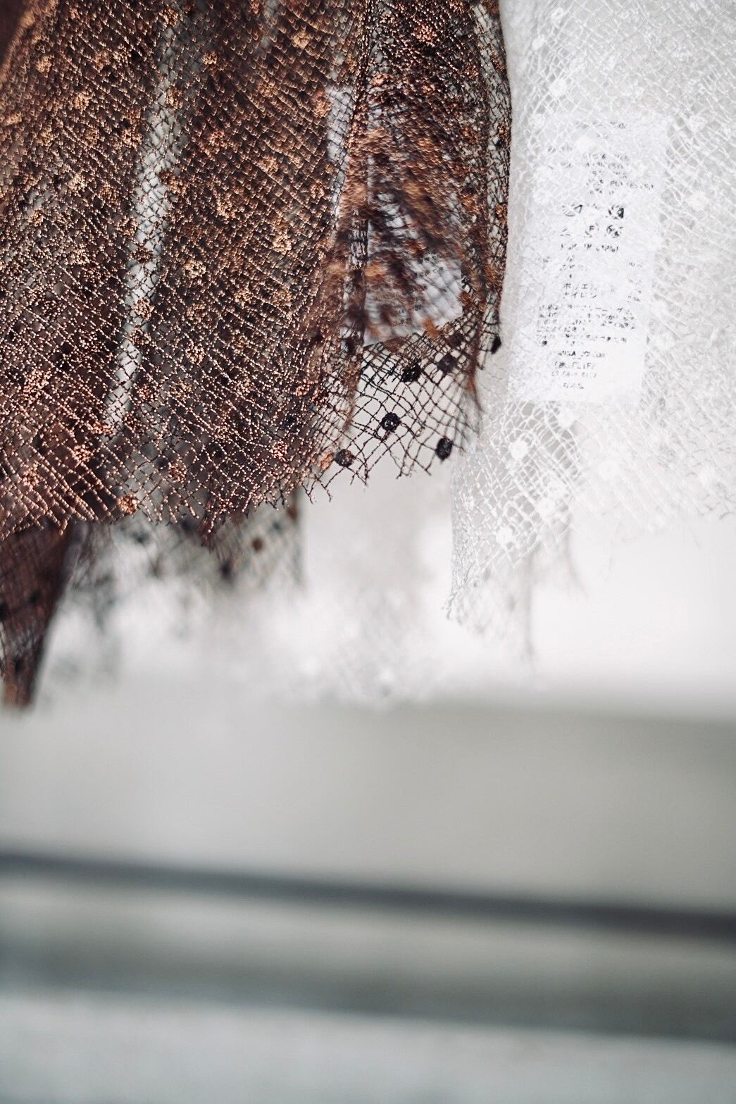 FUMIKA_UCHIDA / Dots Emb. tulle camisole (OFFWHITE,COPPER) | JUQUI