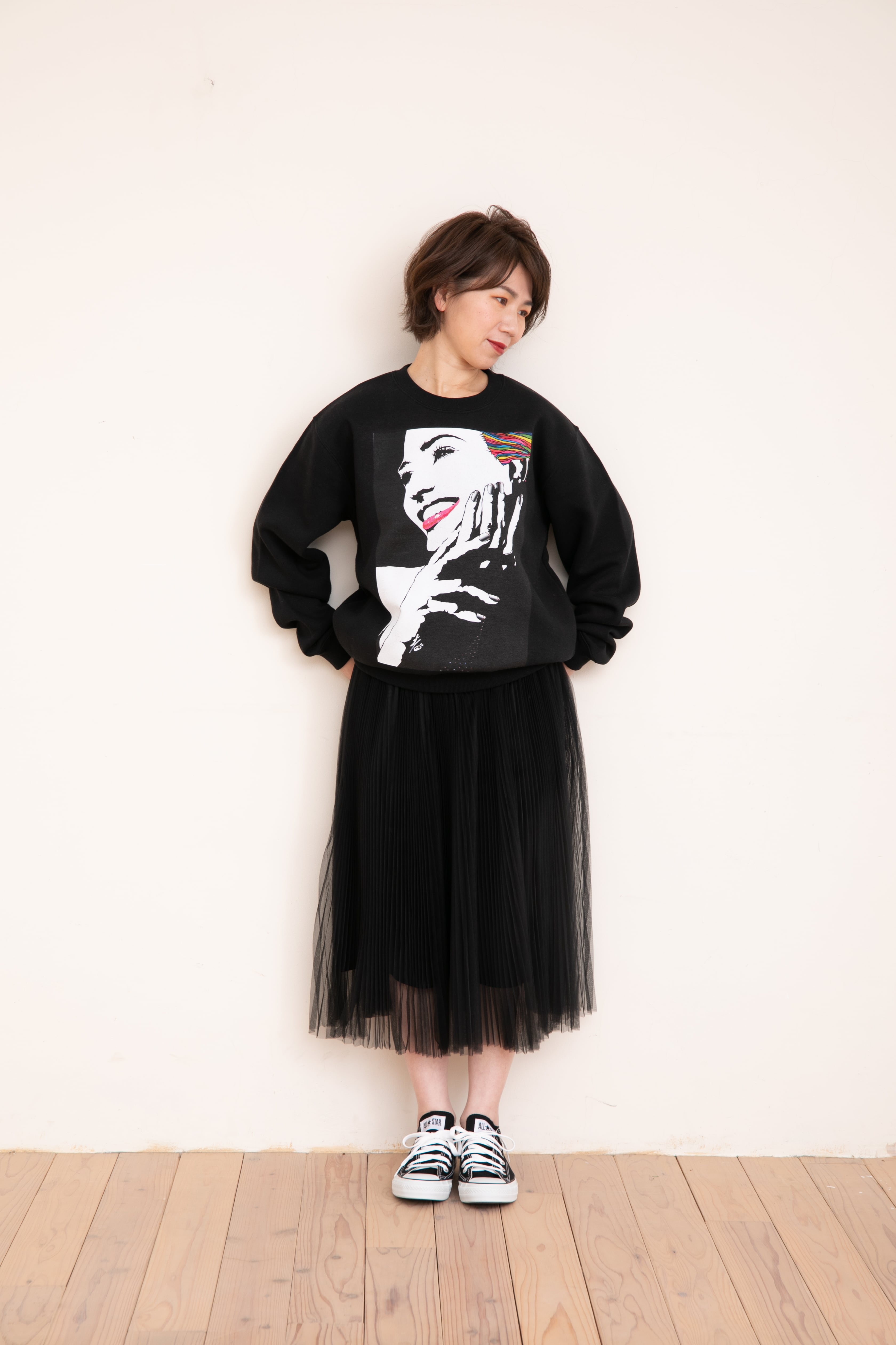 絵師トモミ 145番 トレーナー黒色 レディース、メンズ | SolSol