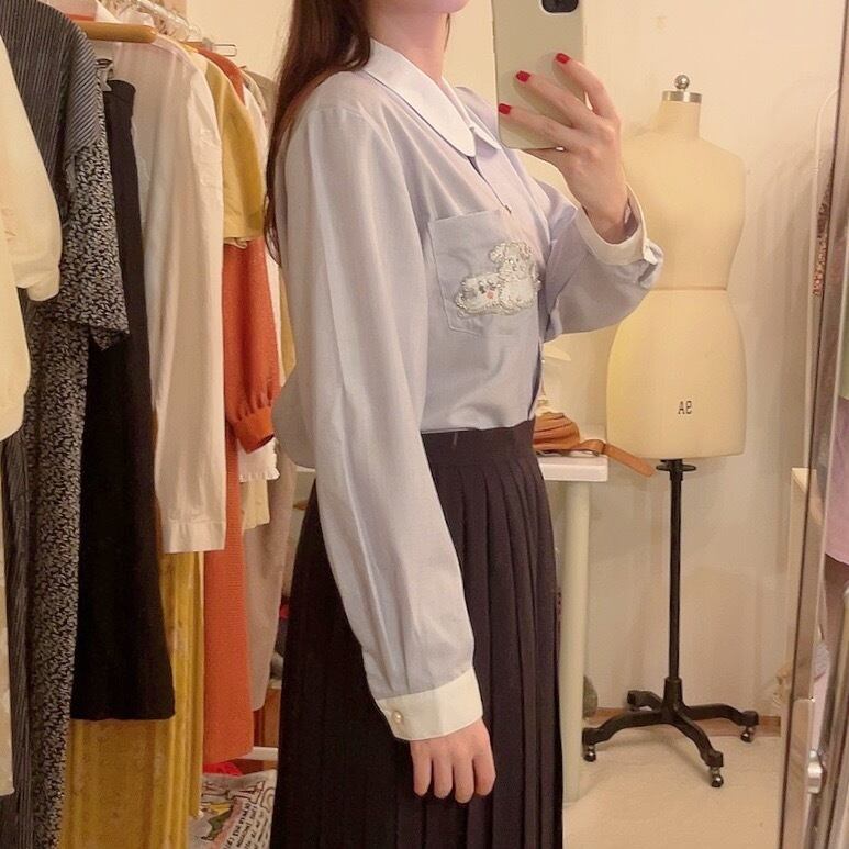 beads dogs pocket white collar shirt