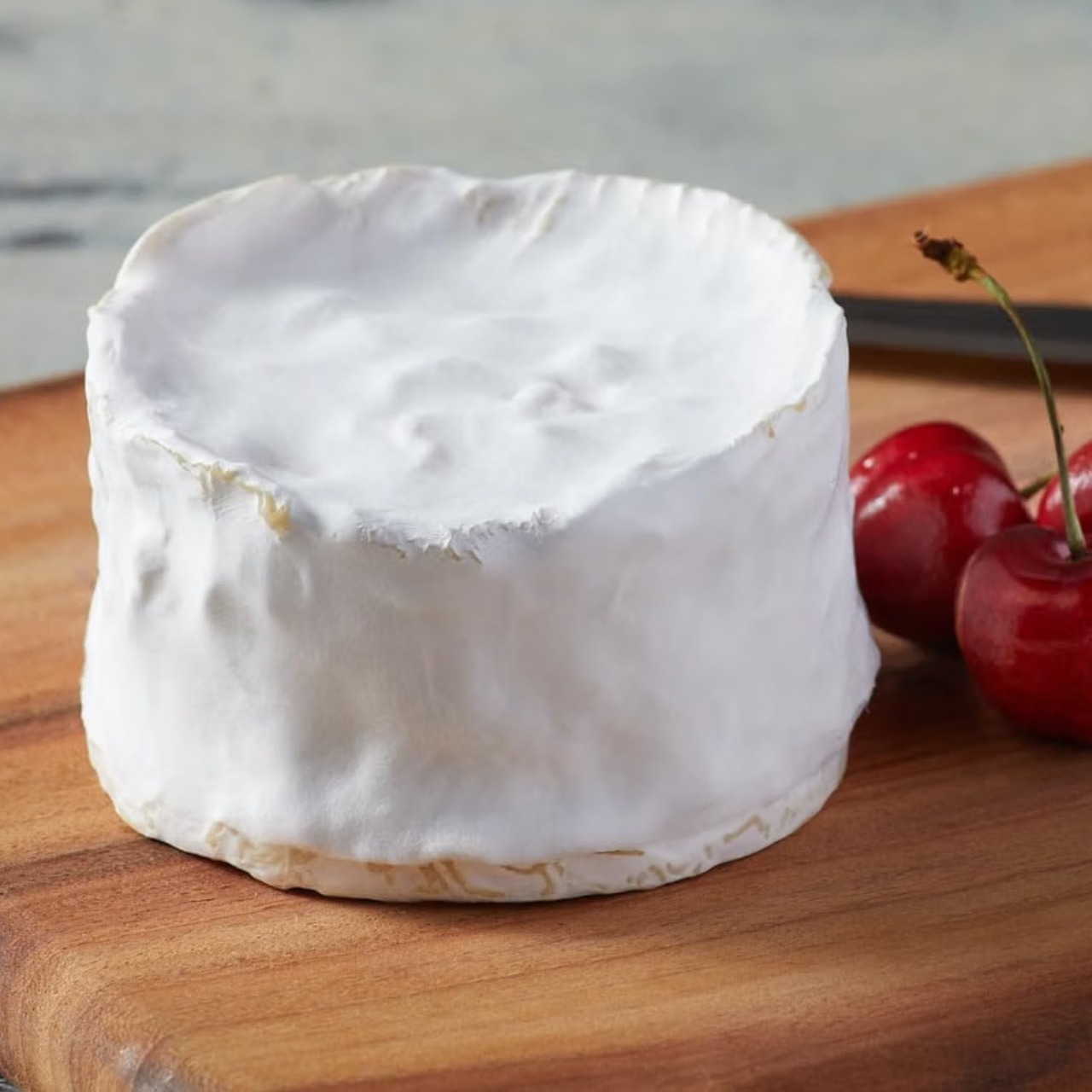 フランス産 グラスフェッド ブリア サヴァラン アフィネ IGP 200g|濃厚クリーミーな白カビチーズ|美食家が愛した贅沢な味わい|Brillat Savarin Affiné IGP