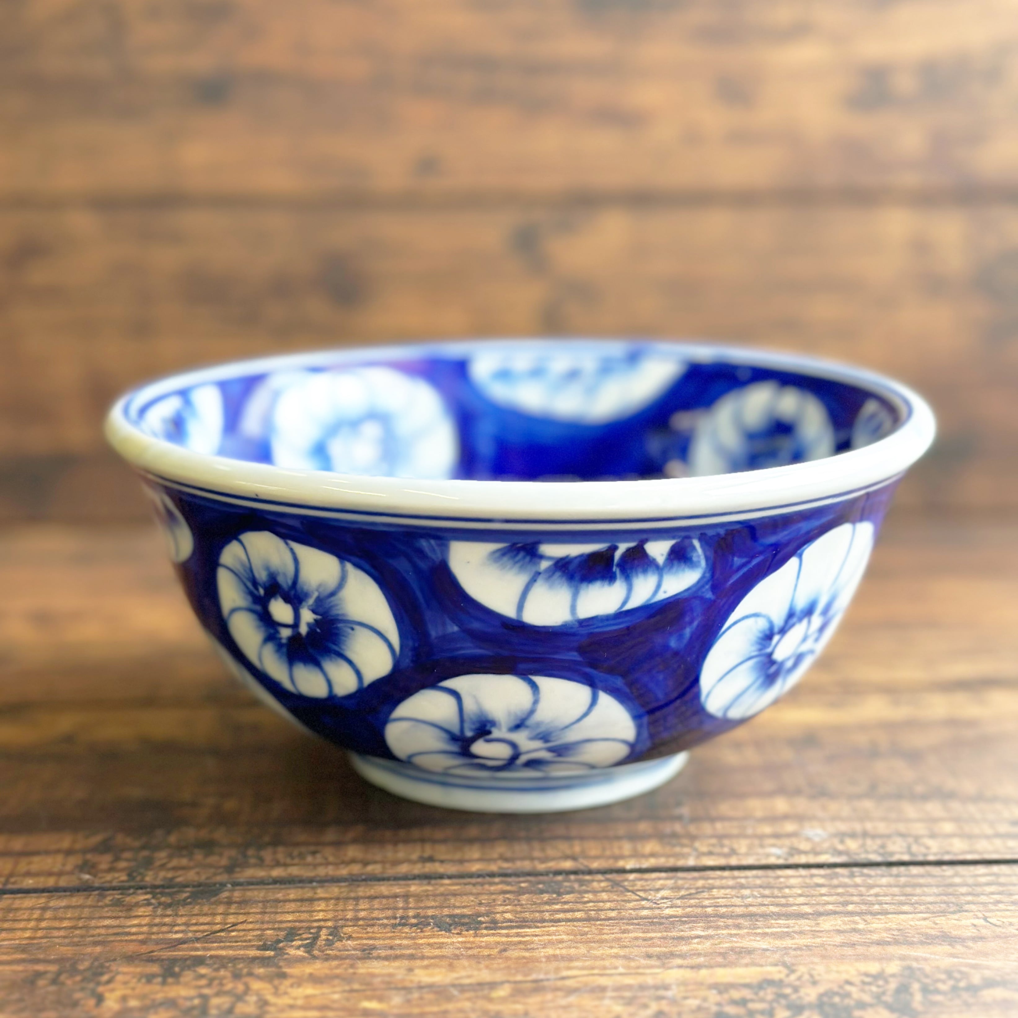 中鉢 大鉢 丼 金彩 色絵付け 花文様 山水 海 歪み 銘あり 窯傷 中鉢 大鉢 丼 金彩 色絵付け 花文様 山水 海 歪み 銘あり 窯傷 金彩