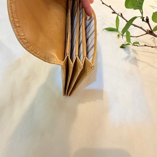 B.stuff　「フラウ」マルチコンバートメント長財布(ディジョン)