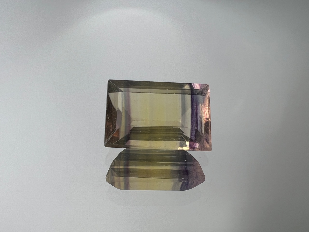 バイカラーフローライト　6.86ct　[C13‐23]