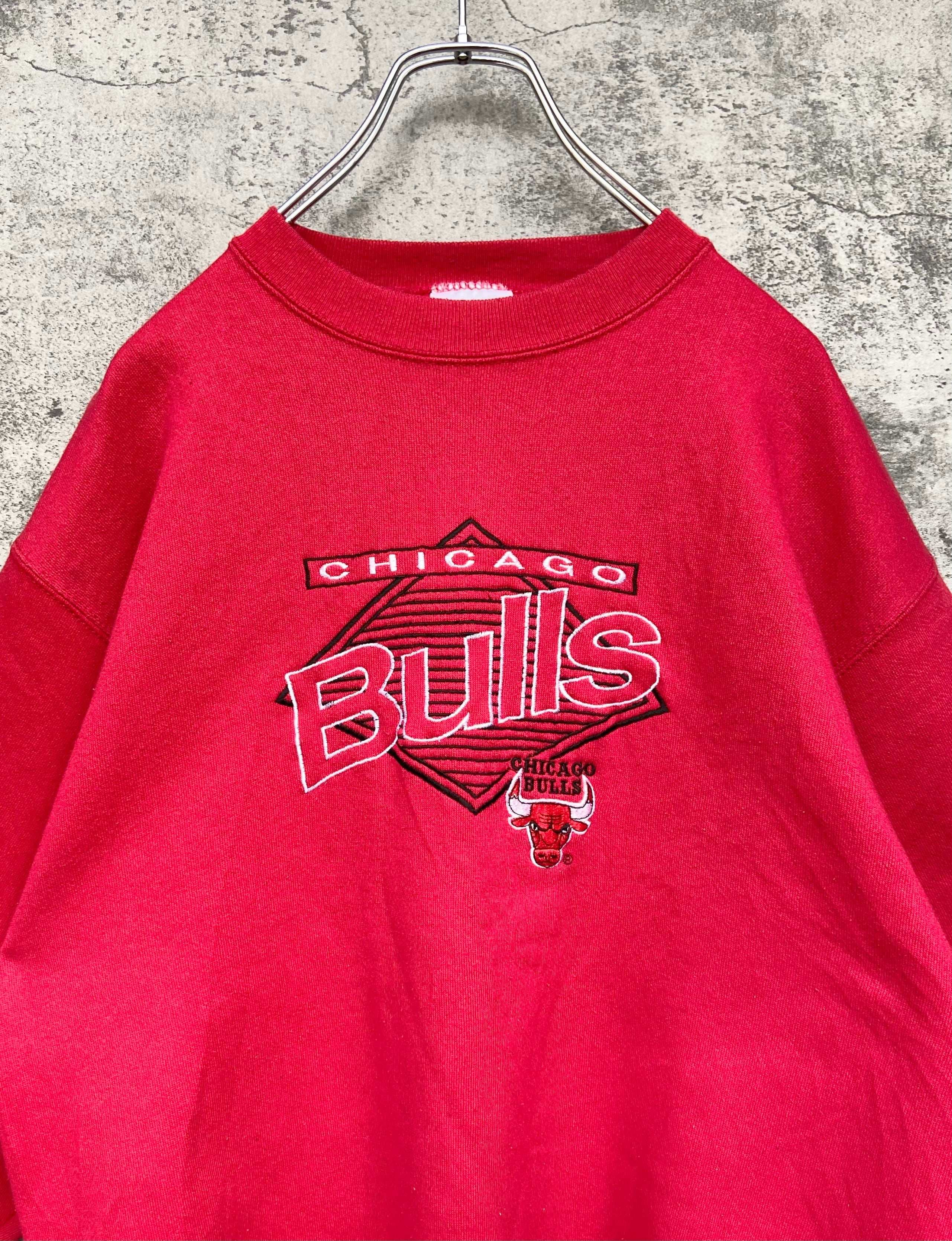 USA製 90s Chicago Bulls シカゴブルズ 刺繍 スウェット NBA レッド | 【古着  らくふる】ビンテージ&リメイク専門のオンライン古着SHOP powered by BASE