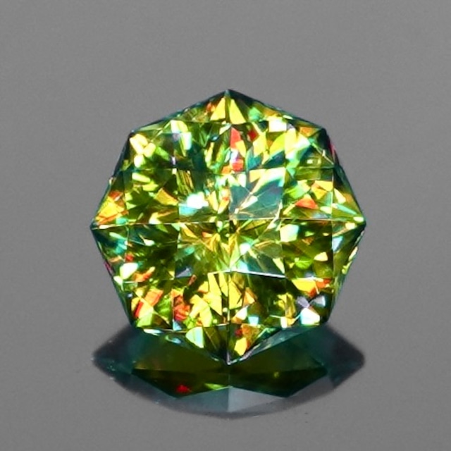 【Star Rose Cut™️ 】光を編む星、夜空に咲く 0.62ct 天然 スフェーン
