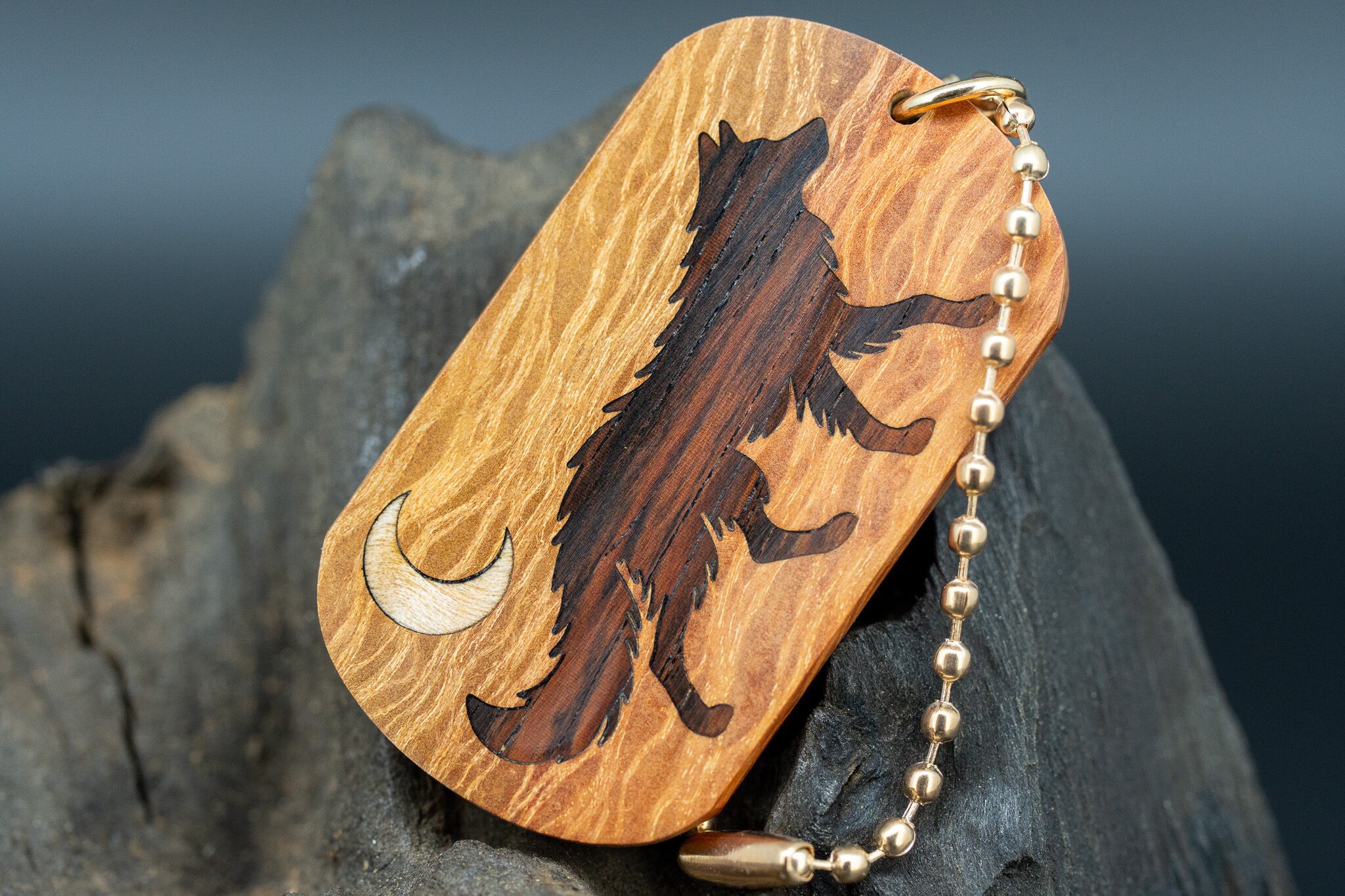 【 強さと美しさの象徴】 シーオーク ドッグタグ 象嵌 闊歩