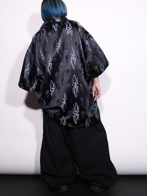 glossy fabric spiky skull pattern oversize s/s shirt