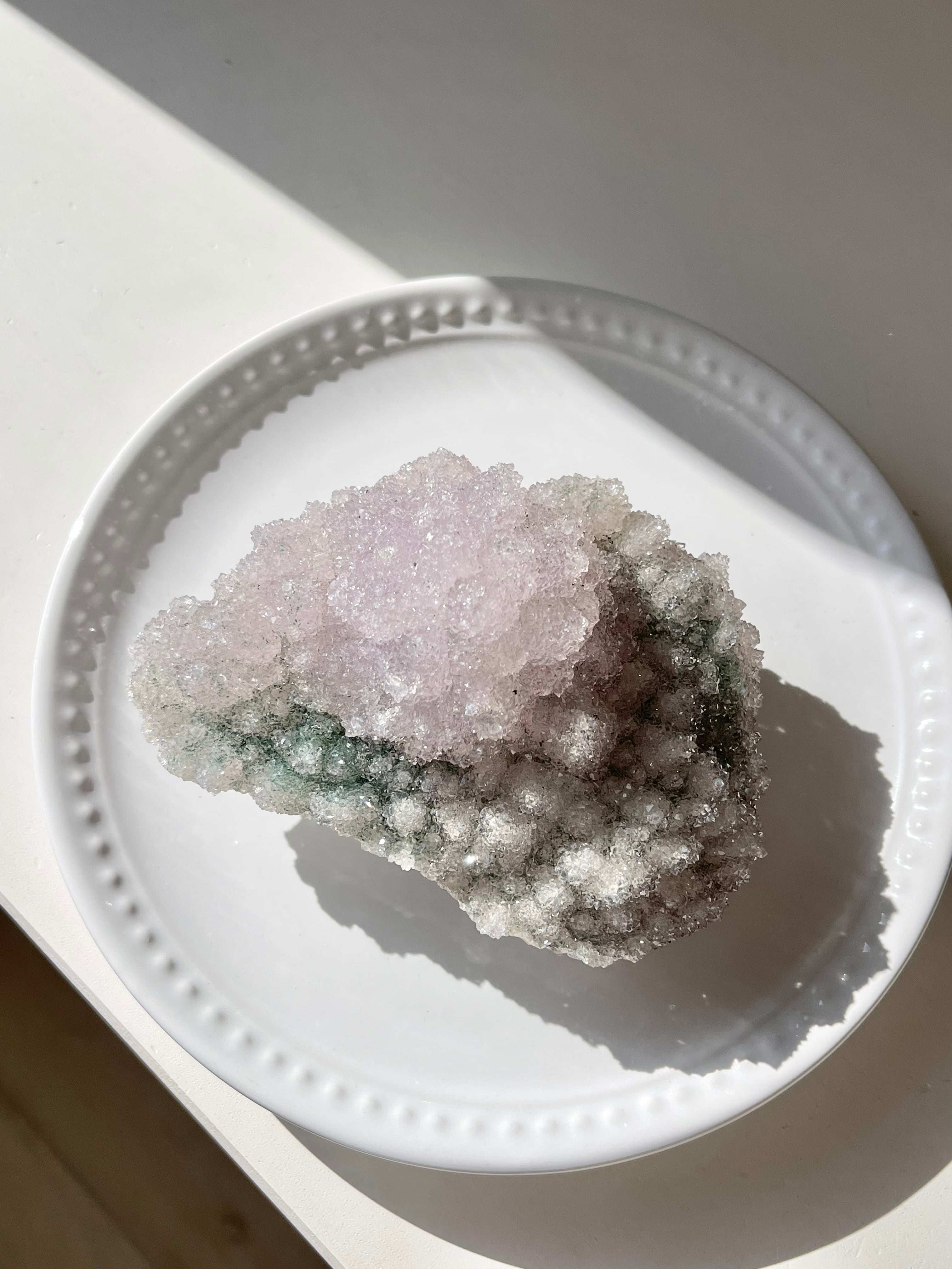 ブラジル産 キラキラ輝きが素晴らしい透明度抜群のスピリットアメシスト/Amazing spirits amethyst cluster