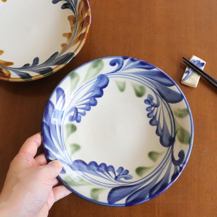 やちむん 陶眞窯 7寸皿 唐草 Yachimun Plate 21cm #042 | 和食器のお店