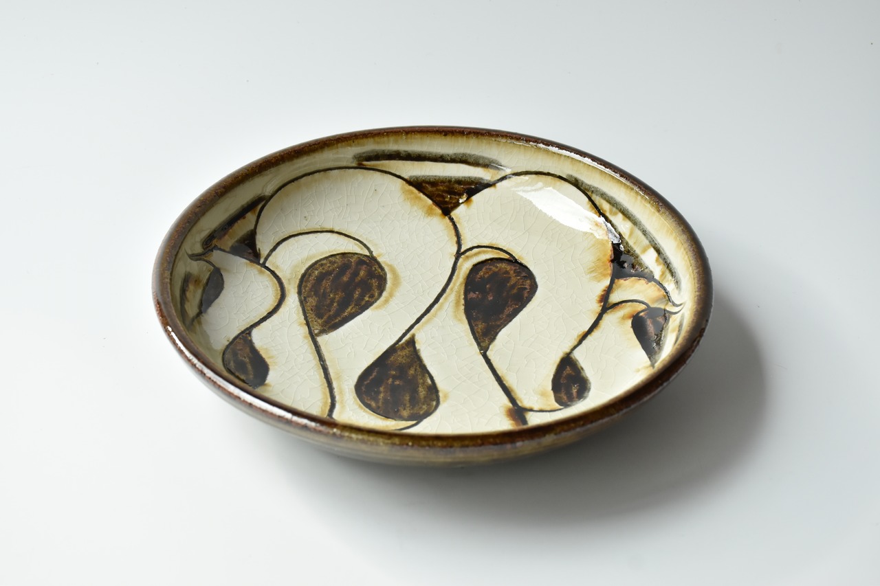 小代焼ふもと窯 / 井上尚之 : 8寸皿 スリップウェア ①