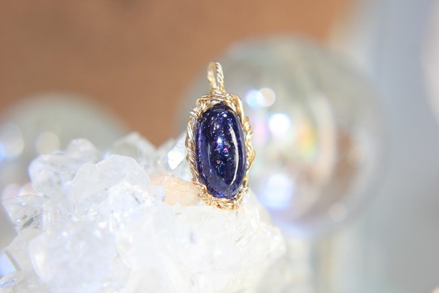 アイオライトサンストーンC☀️ワイヤーアートペンダント