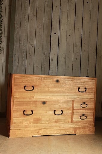 古い木製のガラス戸棚×ミラー付き戸棚×木製小引き出し　古家具　古民家　時代家具 古い木製のガラス戸棚×ミラー付き戸棚×木製小引き出し 古家具 古