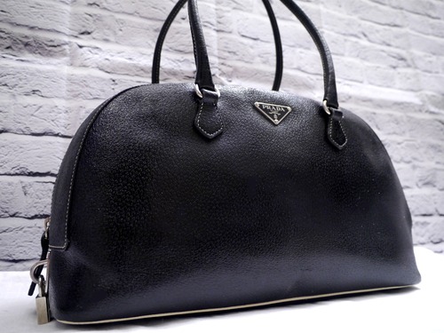 ◆PRADA プラダ パドロックデザイン タブレット対応 ビジネス可 ミニボストン型 レザー トート ハンド バッグ 黒◆ 使いやすいボストン型♪