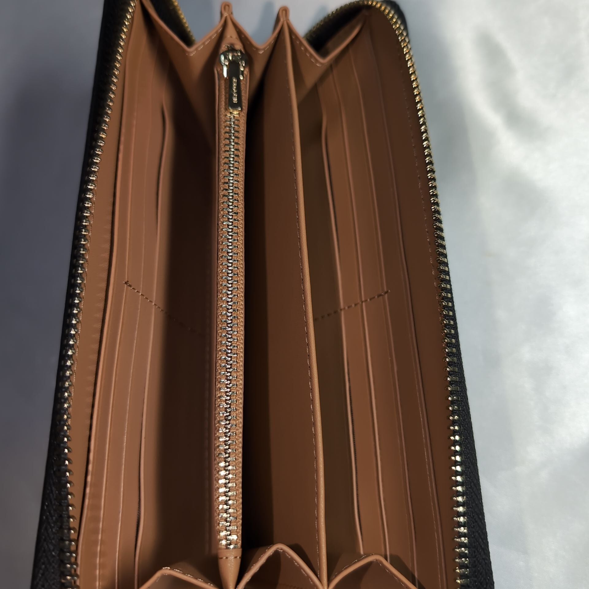 COACHコーチ ラウンドファスナー長財布 シグネチャー ブラック