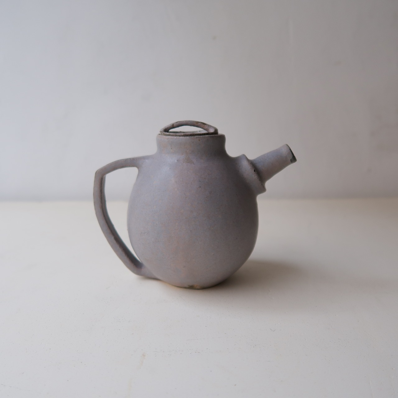 赤紫のティーポット&カップ