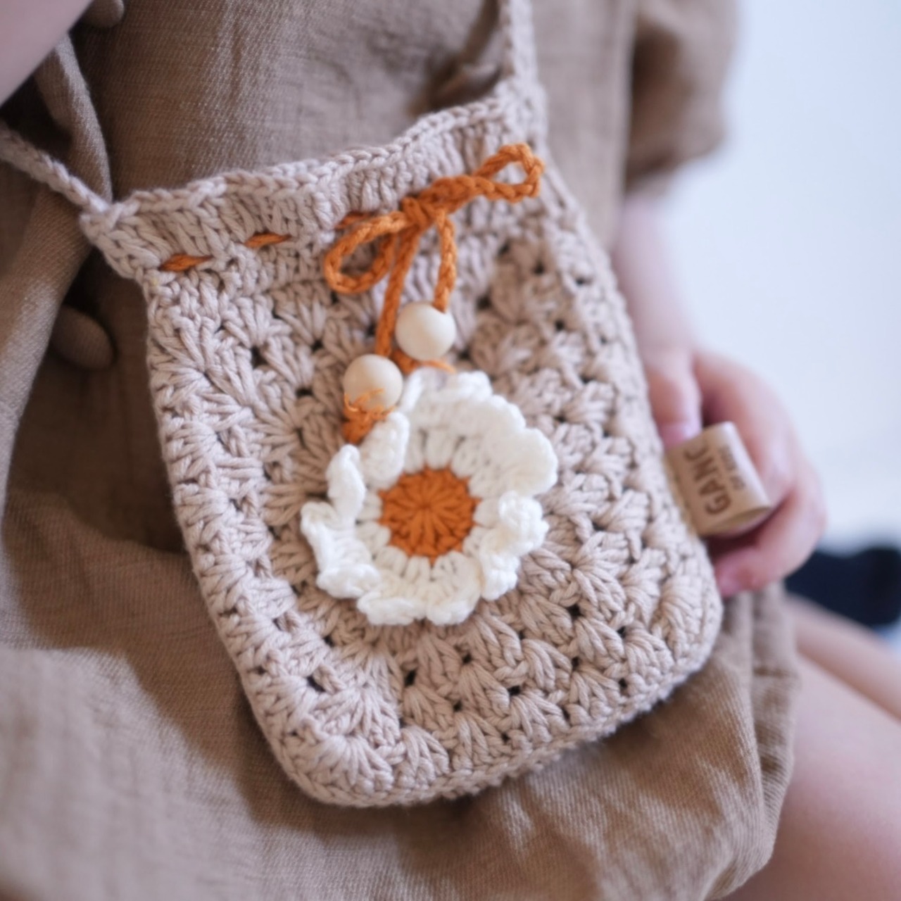 【SS25/即納】GANG OF KIDS / FLOWER POUCH TAUPE
