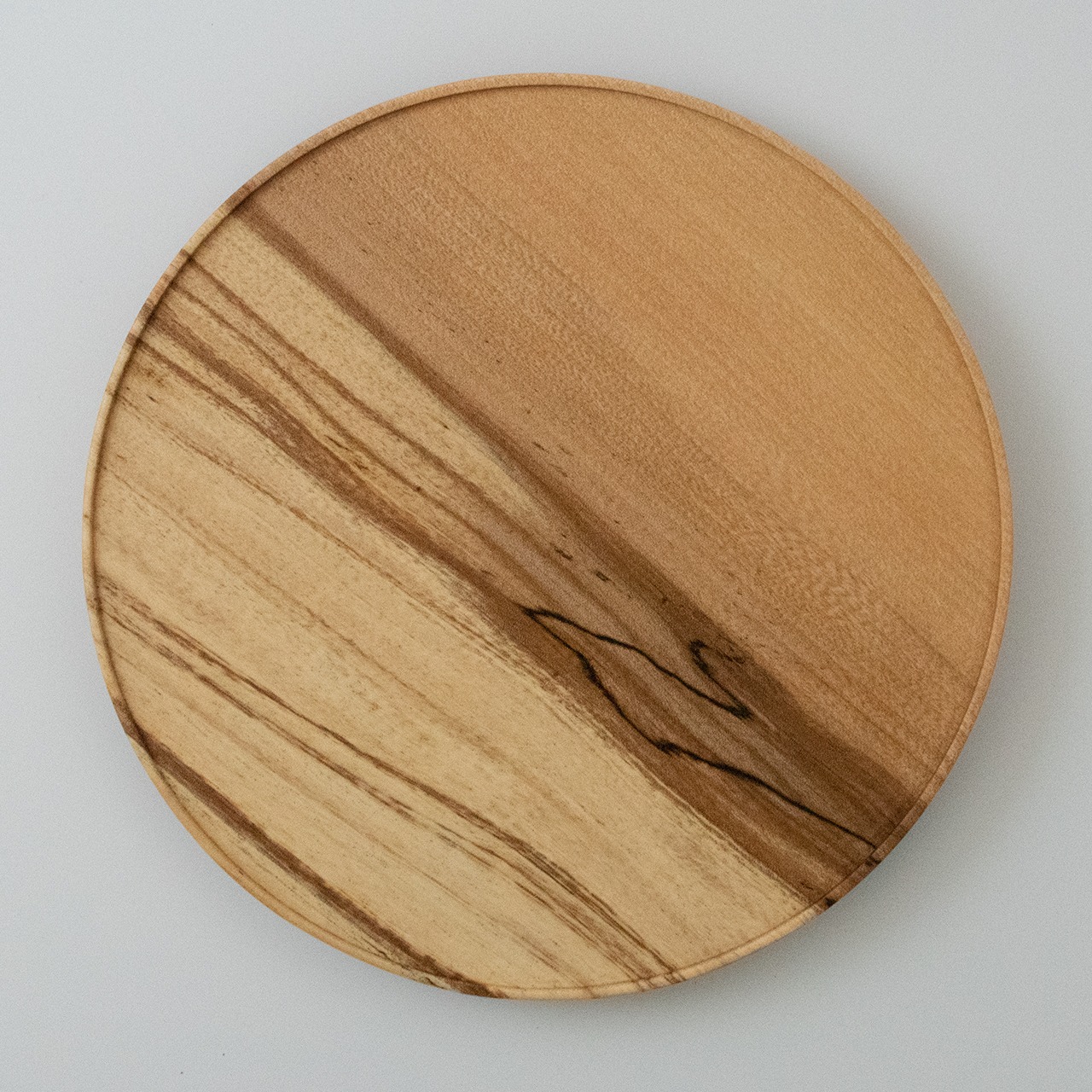 銘木のパン皿｜水面を模した木目｜樺の木