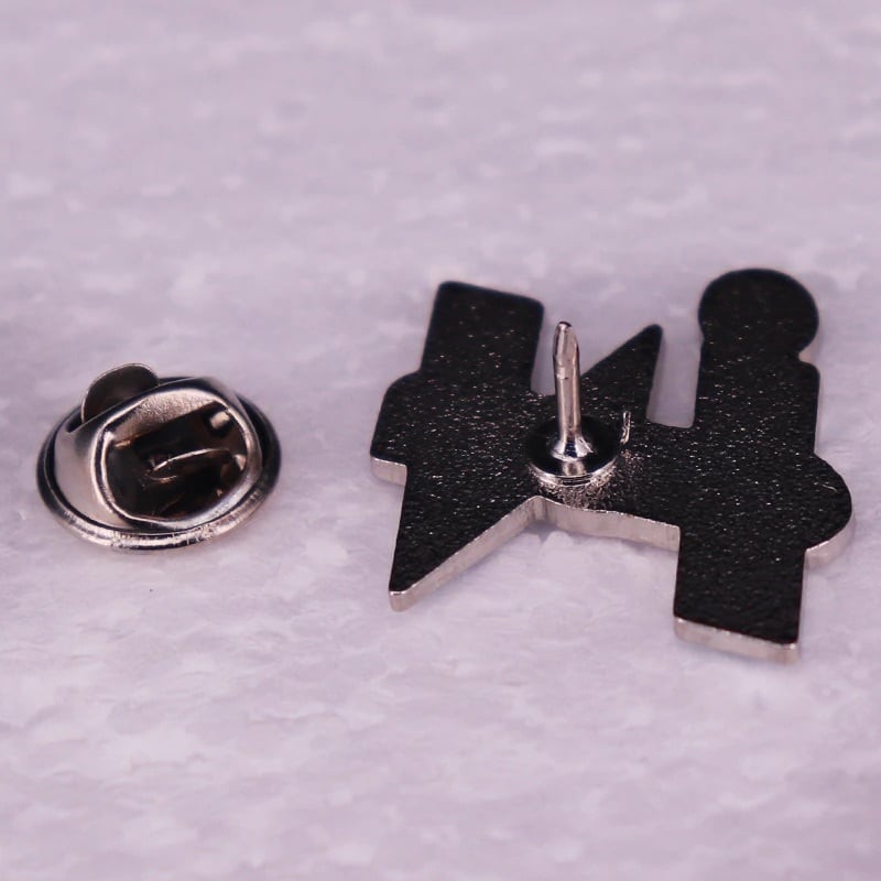 JURASSIC PARK IN GEN社ピンバッジ | DOWNTOWN.JP