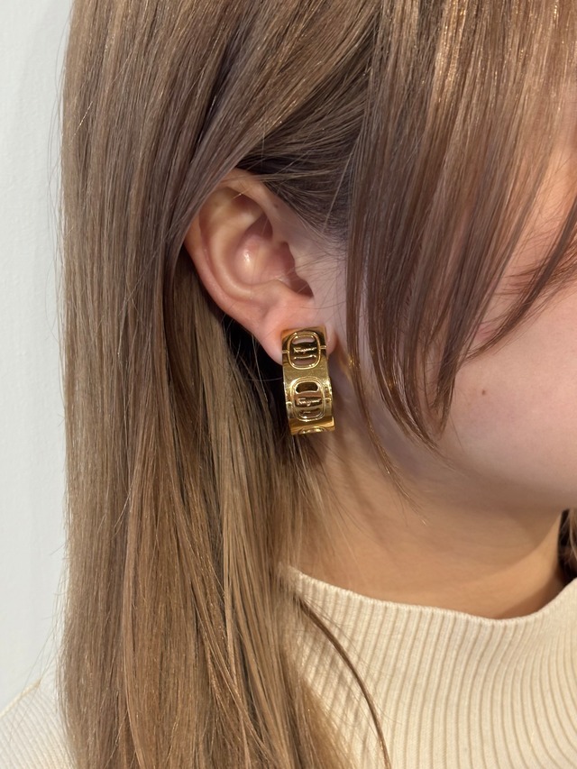 Salvatore ferragamo / vintage gold vara design J-shaped earring.