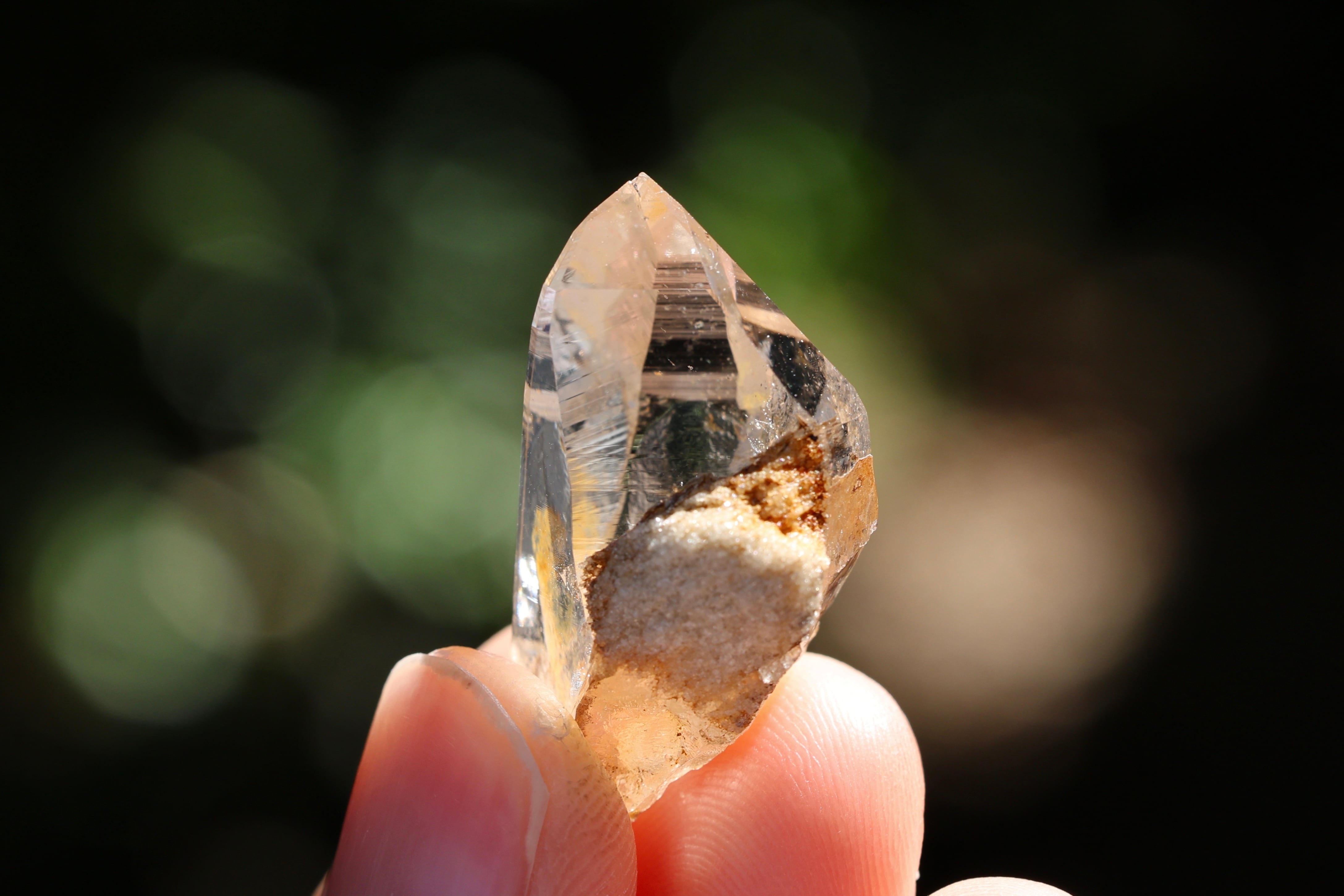ヒマラヤ水晶 ガネーシュヒマール産 | 石垣島の夜光貝アクセサリーと