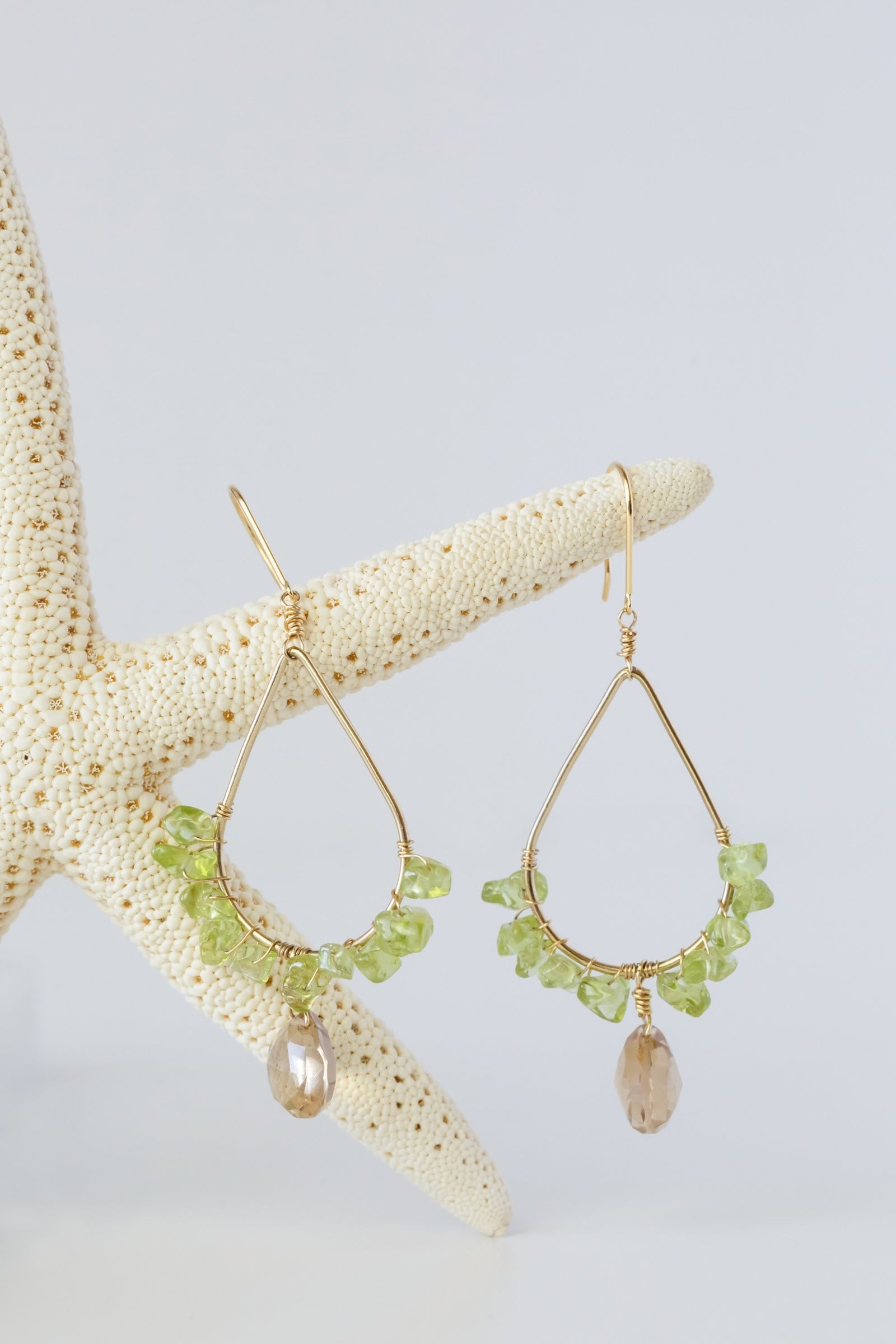 ペリドット＋シャンパンクオーツ ティアドロップ ピアス | Moana