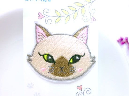 シールにもなる猫の刺繍ワッペン◇シャム柄が特徴のnattsu（ナッツ
