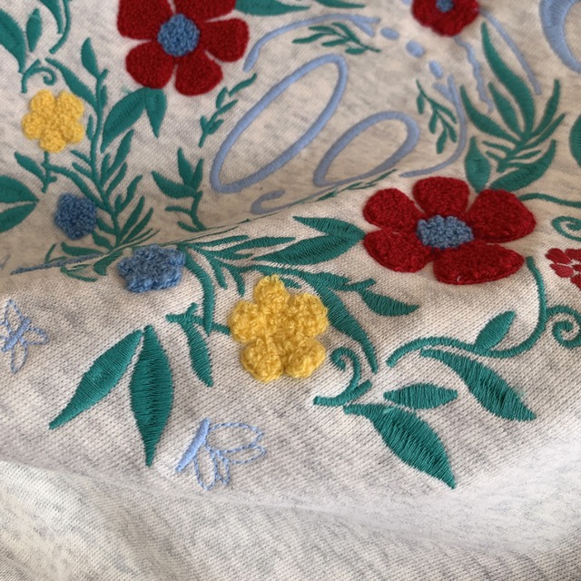 floral embroidery sweatshirt　J00270