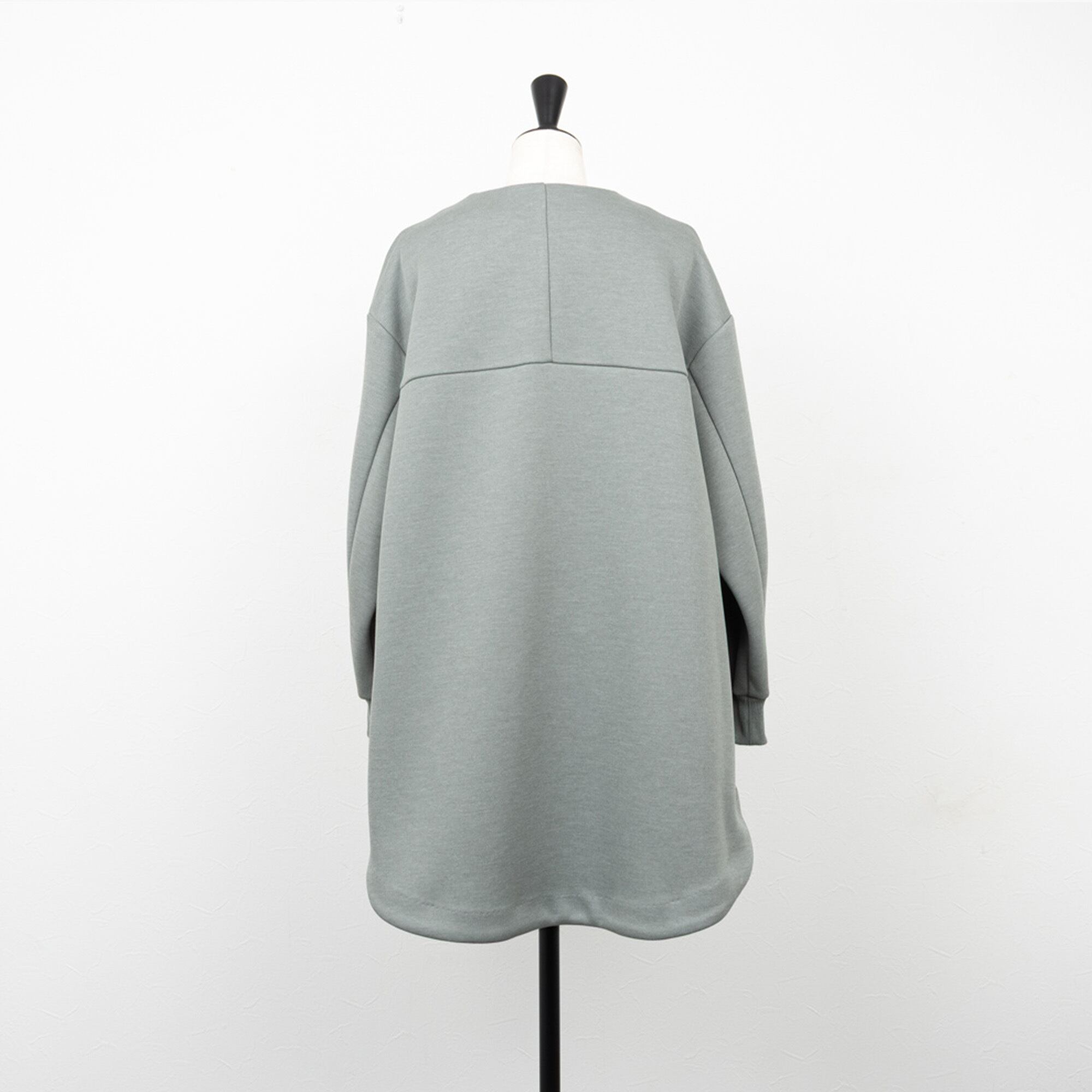QTUME／クチューム】ダンボールラウンドヘムミドルコート（グレー