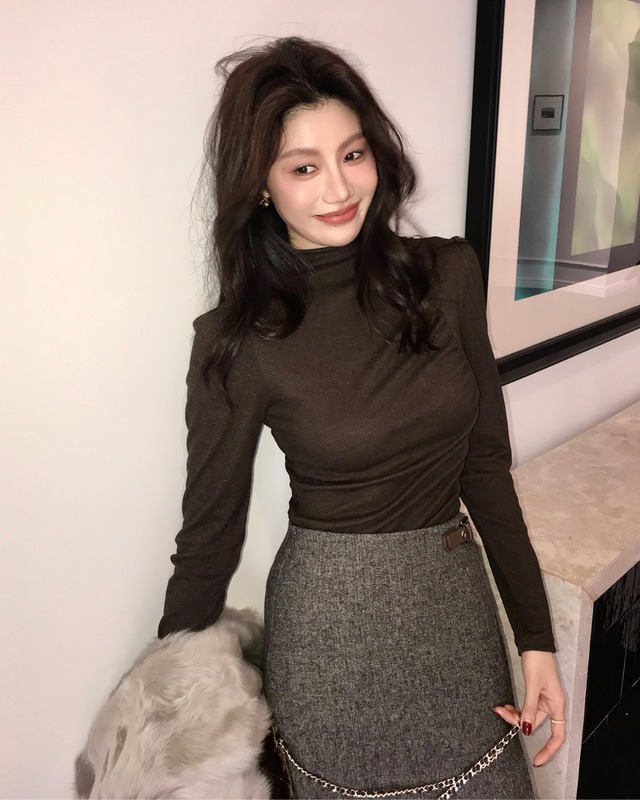 ドレープデザインハイネックトップス　A25323