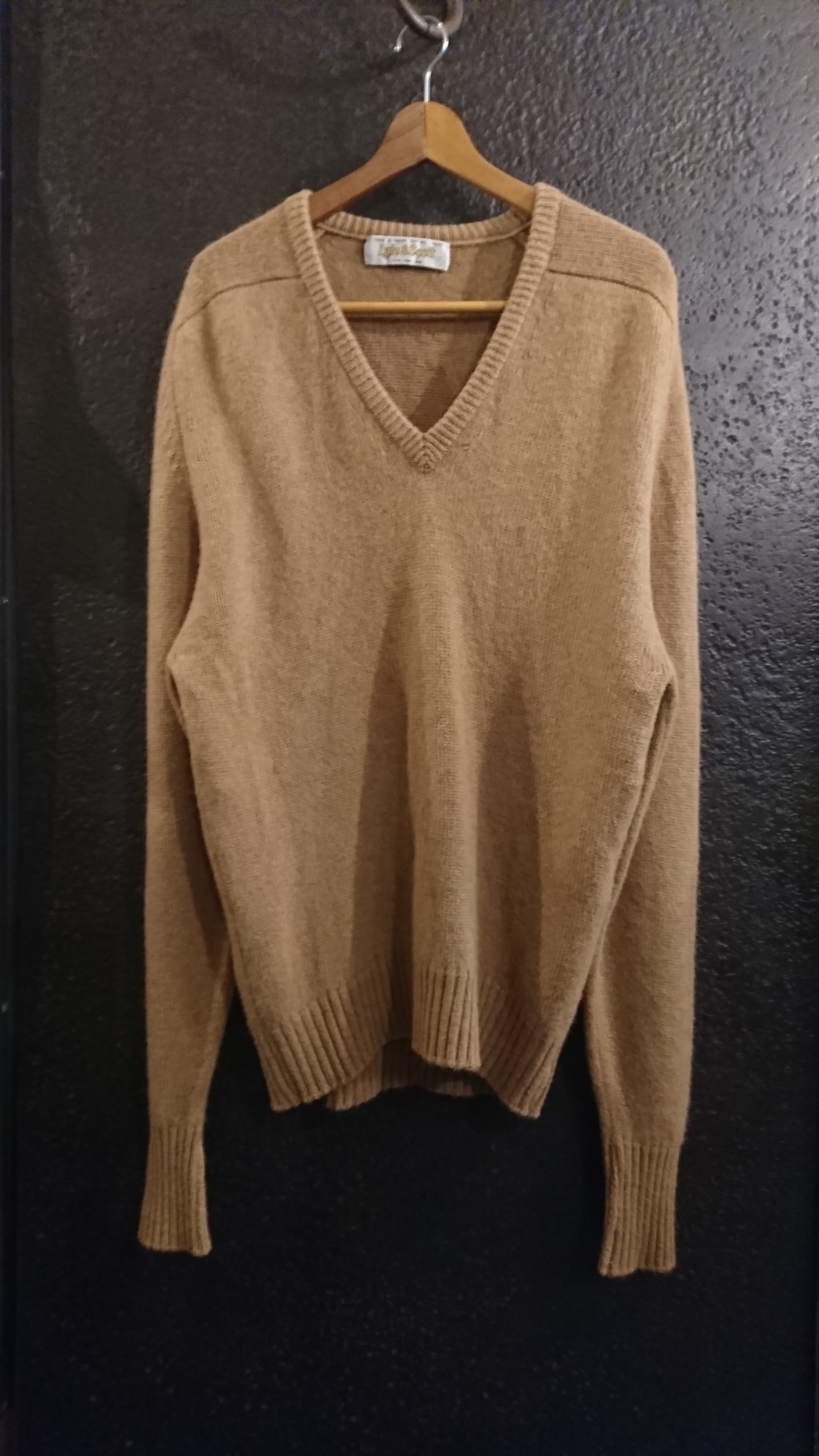 Lyle & Scott CAMEL HAIR V-NECK SWEATER | BOW & ARROW WEB STORE