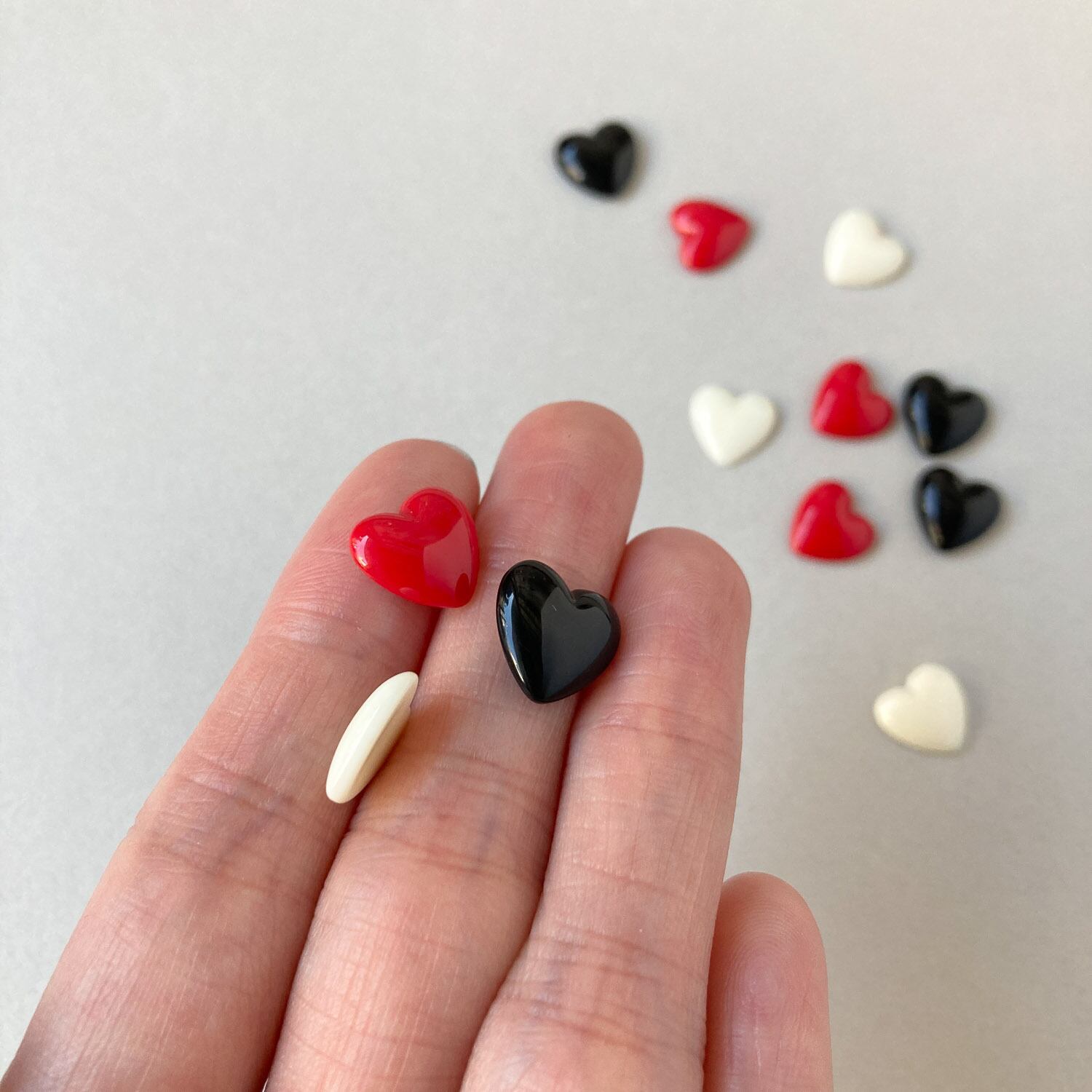 シンプルぷっくりハートのデコパーツパック（4p） | Dua-アクセサリー