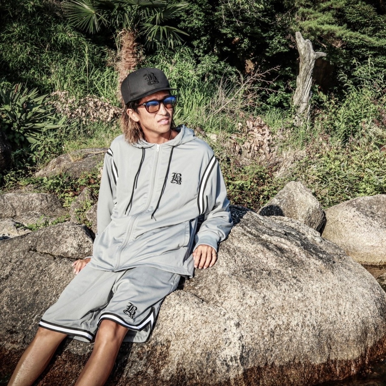 B LOGO MESH SHORTS(GRAY)