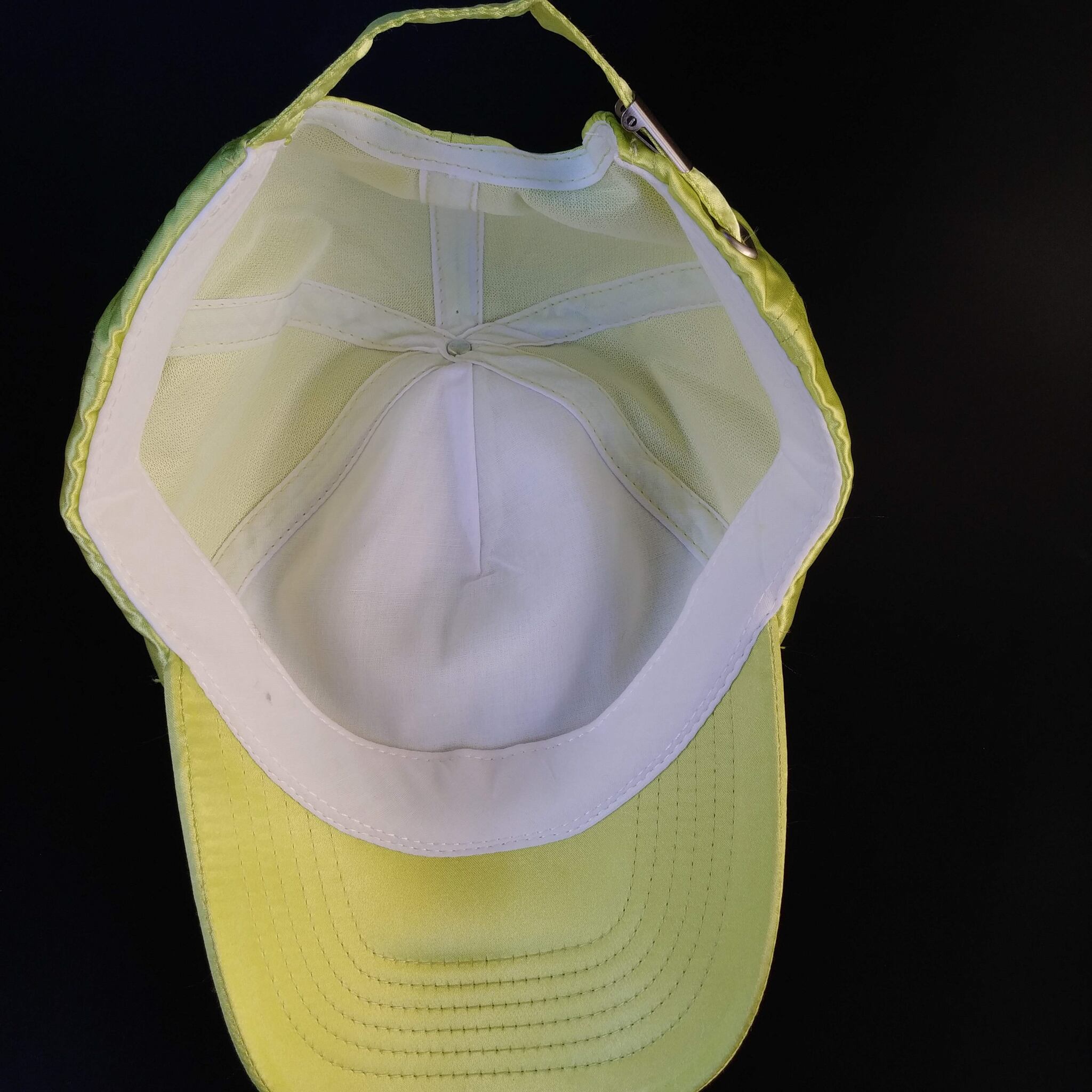 サテンキャップ ネオングリーン 帽子 ネオンカラー ベースボールキャップ フリーサイズ ダンス クラブ フェス イベント