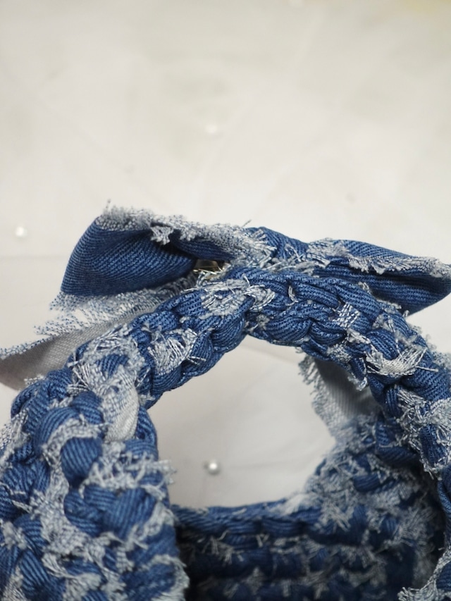 【プレ販売】triangle denim ribbon bag medium / 32 light blue