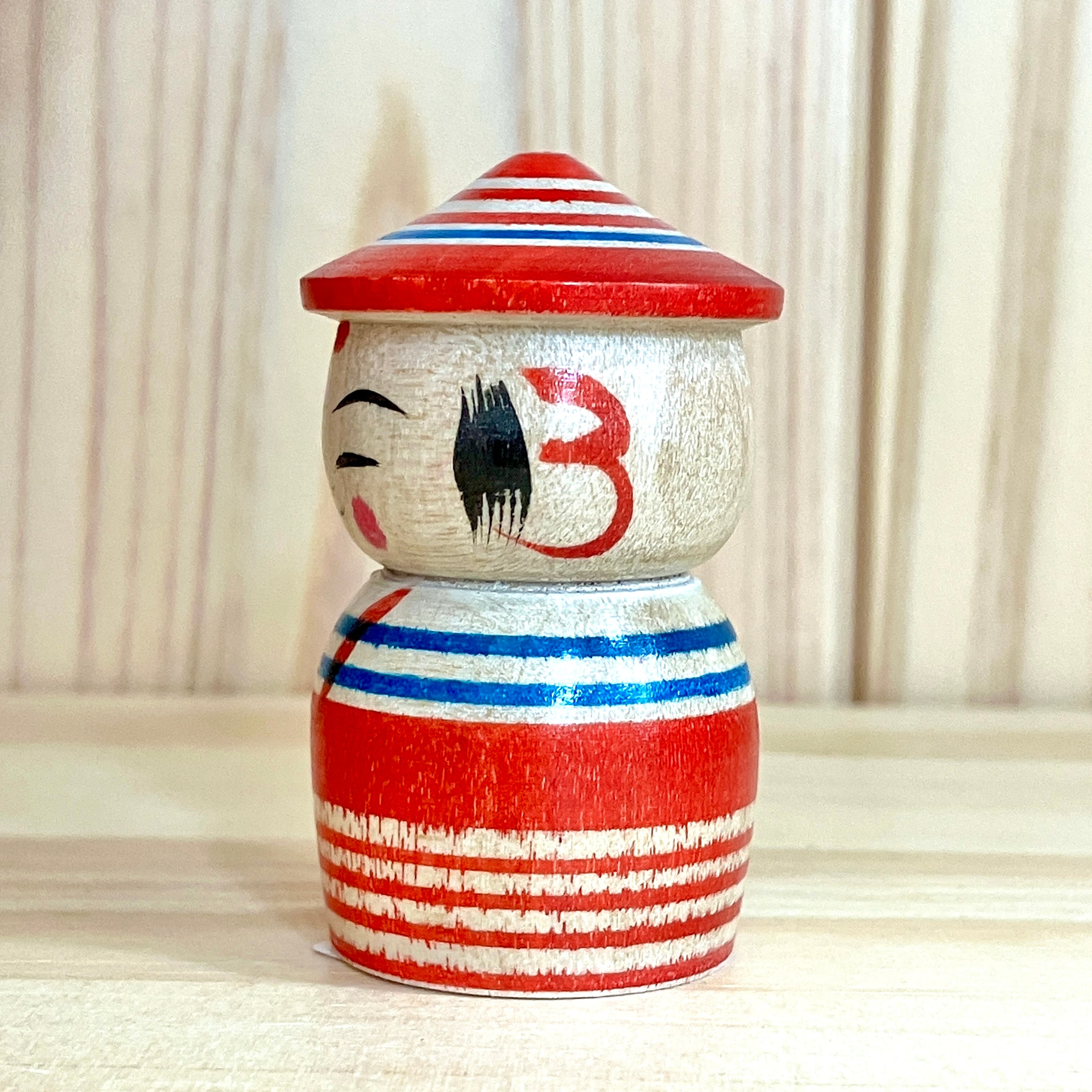 新山実工人：弥治郎系】 1.5寸 こけし 赤青 ： 5cm N10MiN-57