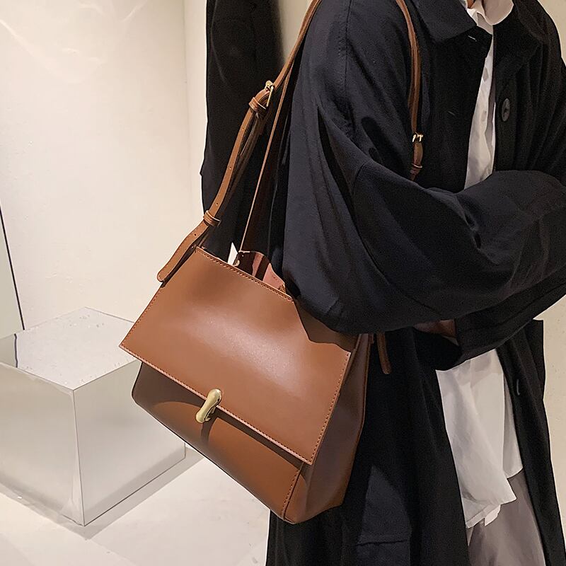 スタンダードオータムウィンターワンショルダー レトロ 秋物 冬物 スクウェア メッセンジャーバッグ Tiancai_Wing_Bag84256395161