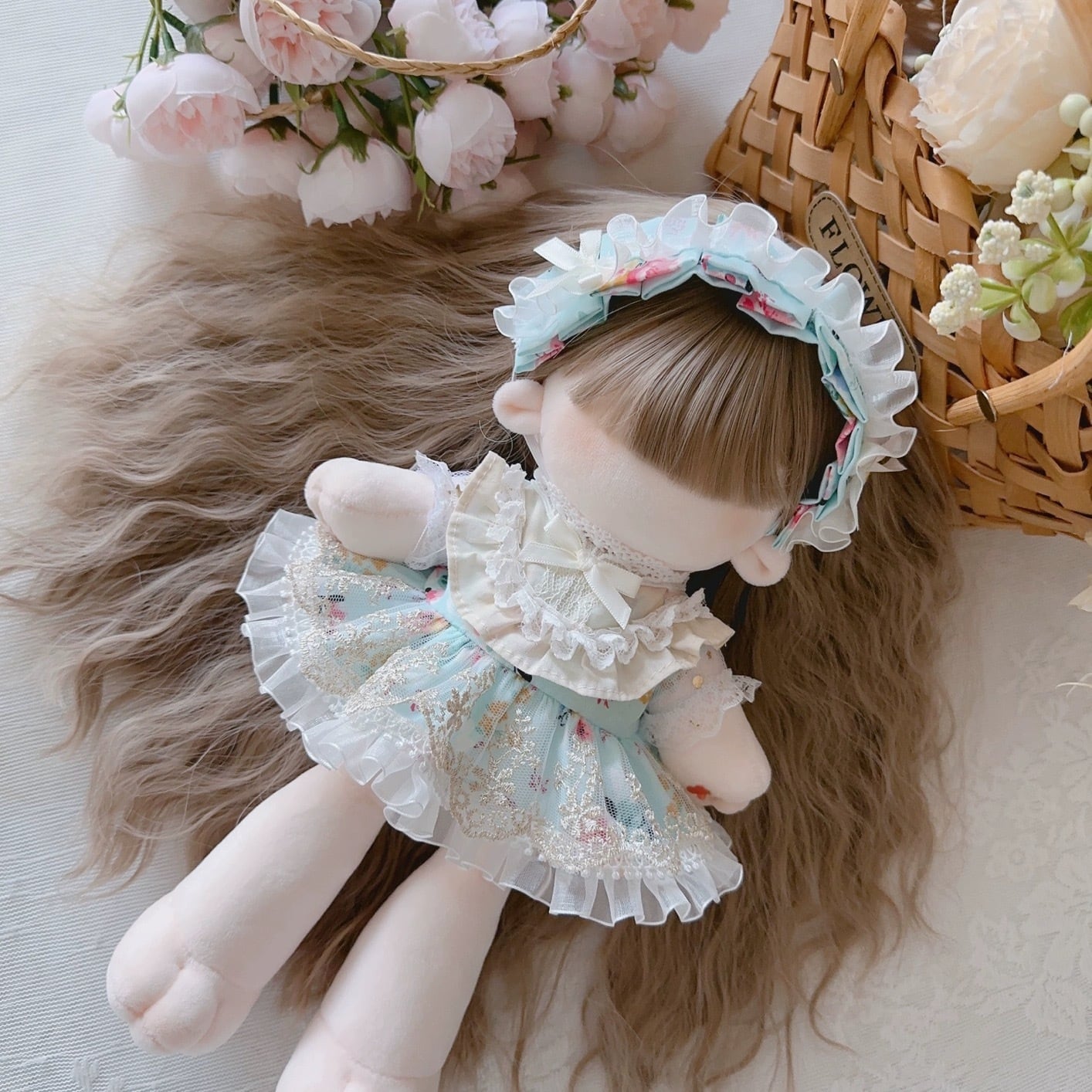 20cmぬい服】花柄ブルーと刺繍レースドレスコーデ 20cm着せ替え