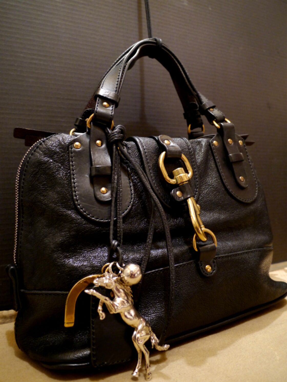 ☆良品・ブラック☆Chloé ケララ 馬蹄 ホースチャーム レザー  