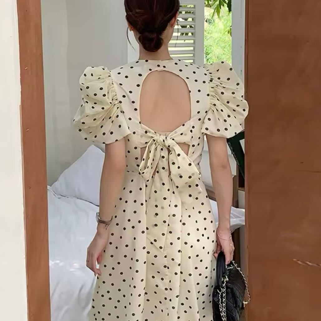 パワーショルダーバックオープンドットワンピース