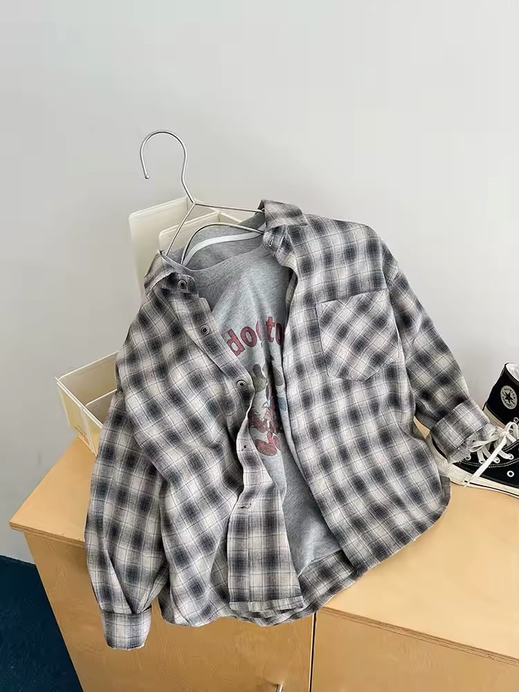 チェックシャツ