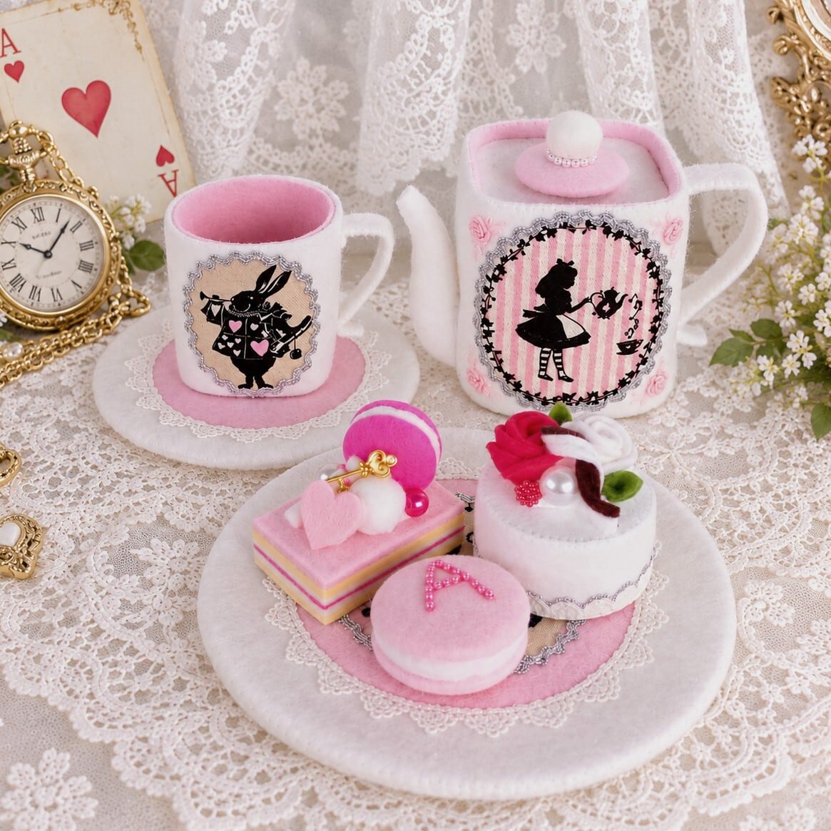 カナの青い箱【フェルト＆刺繍のおままごと】